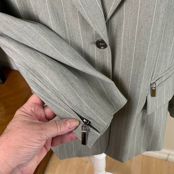 Kasper Size 18 Women's Blazer Jacket Gray White Striped Lined Career Office - Picture 6 of 10